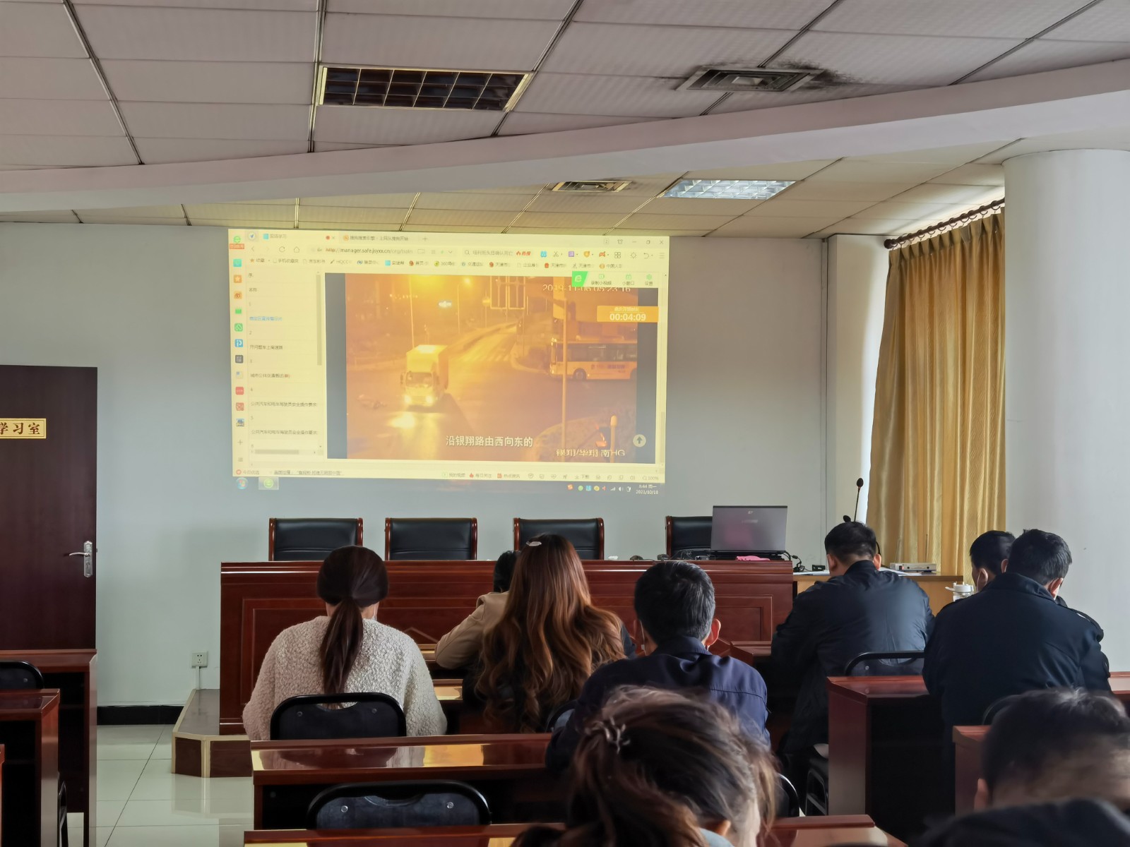 33195756.jpg 33195756.jpg