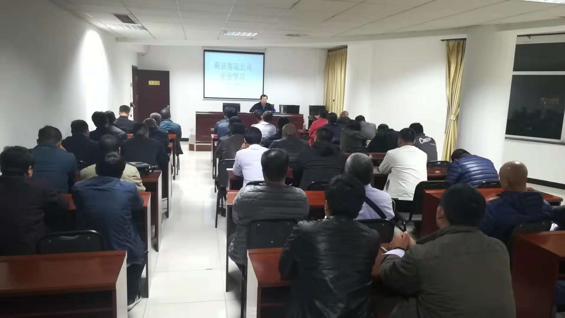 34887999.jpg 34887999.jpg